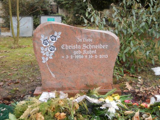 Denkstein aus Twilight Red mit plastischer Rose