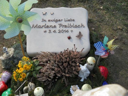 Liegestein Kindergrab